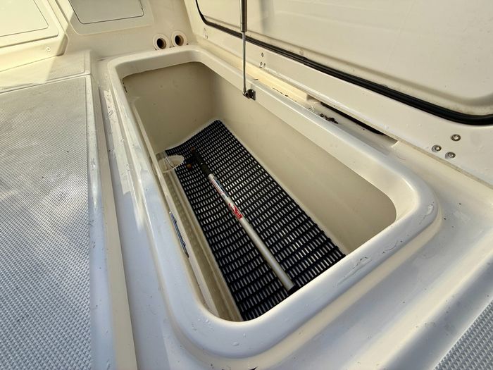 2021 Boston Whaler 405 Conquest Photo 43 of 131