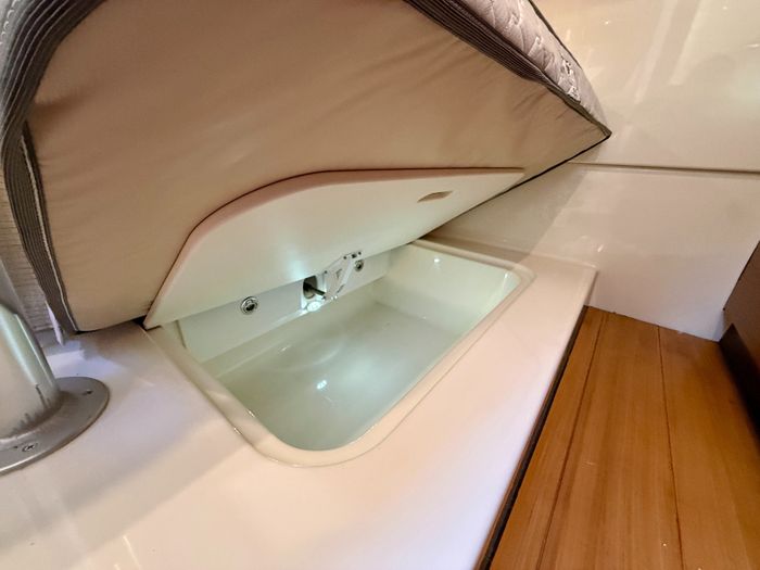 2021 Boston Whaler 405 Conquest Photo 98 of 131