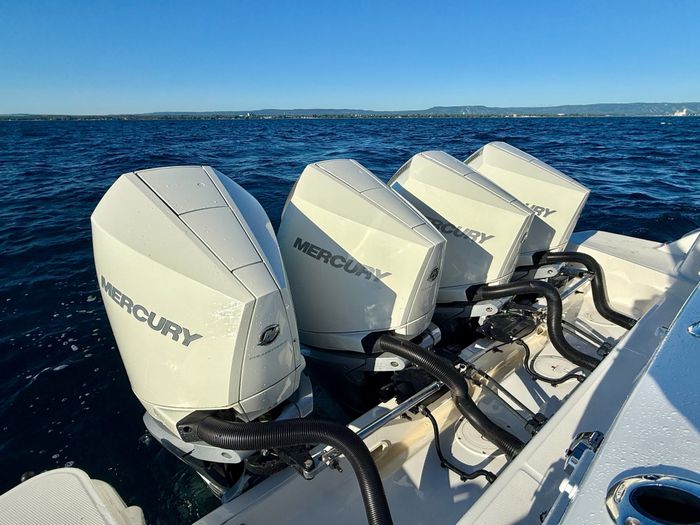 2021 Boston Whaler 405 Conquest Photo 24 of 131