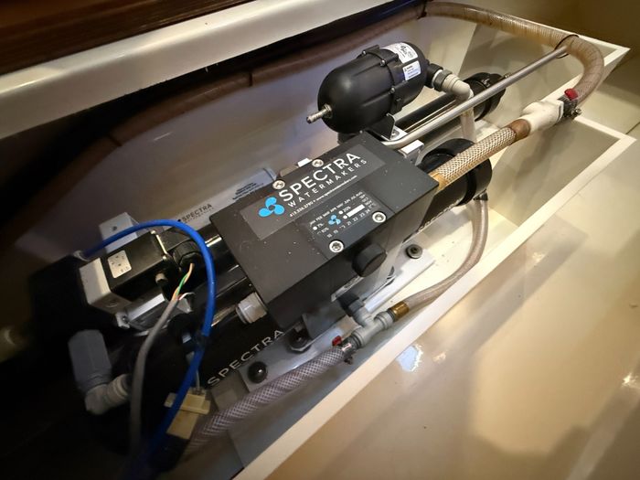 2021 Boston Whaler 405 Conquest Photo 122 of 131