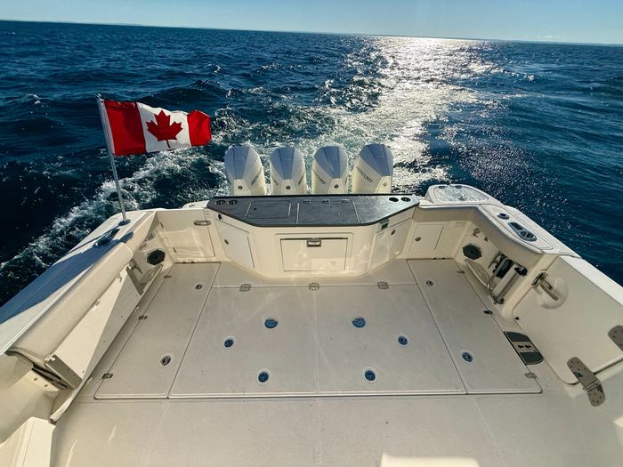 2021 Boston Whaler 405 Conquest Photo 25 of 131