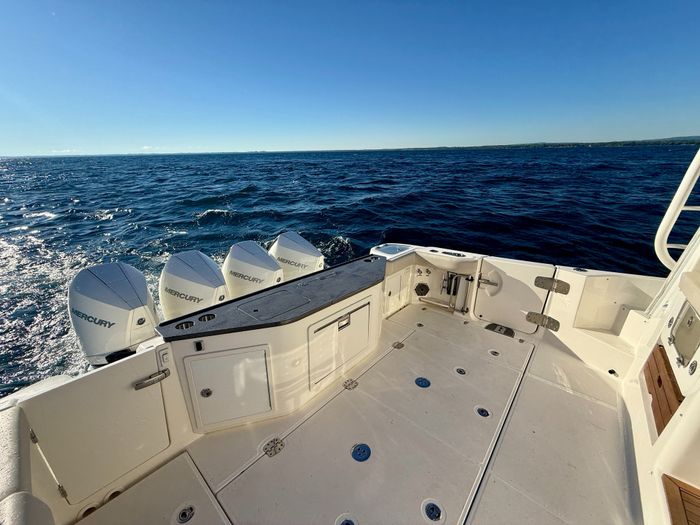 2021 Boston Whaler 405 Conquest Photo 26 of 131