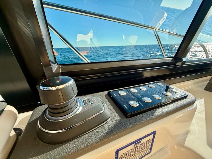 2021 Boston Whaler 405 Conquest Photo 76 of 131