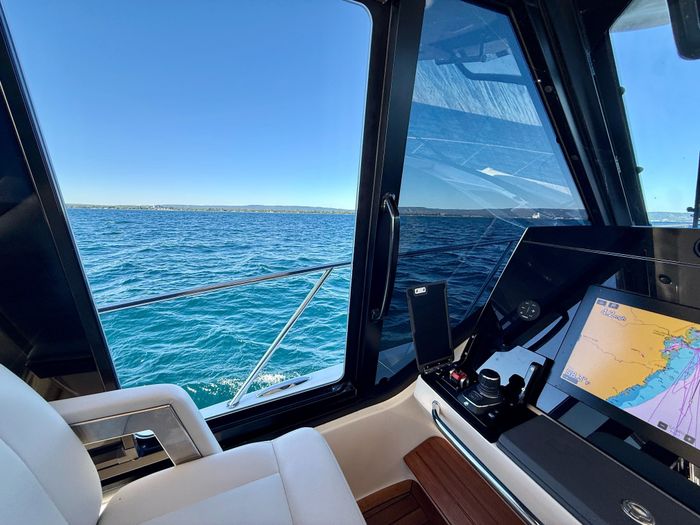 2021 Boston Whaler 405 Conquest Photo 78 of 131