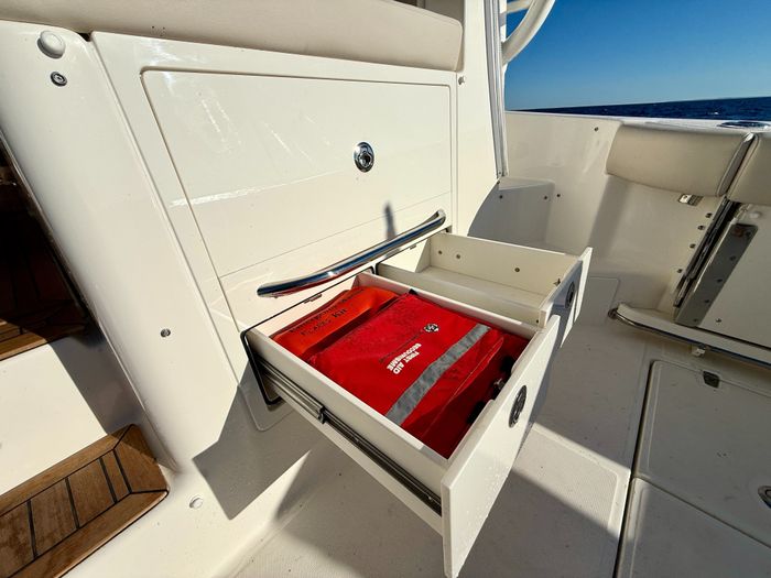 2021 Boston Whaler 405 Conquest Photo 52 of 131