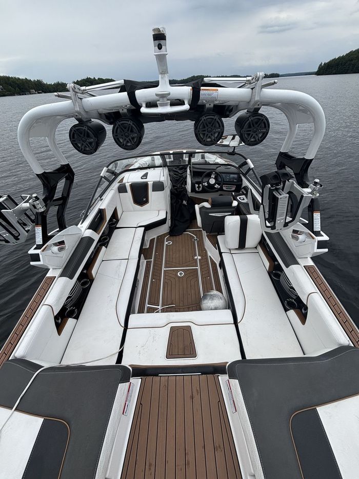 2017 Nautique G23 Photo 5 of 8