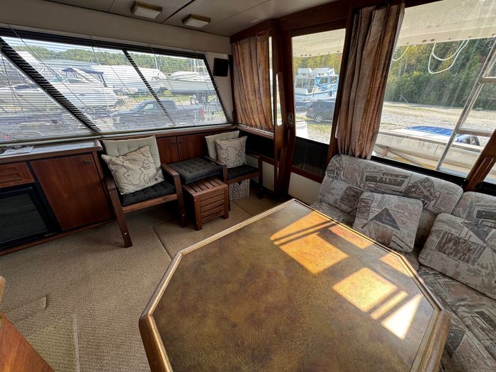 1990 Bayliner 4588 Photo 8 of 33