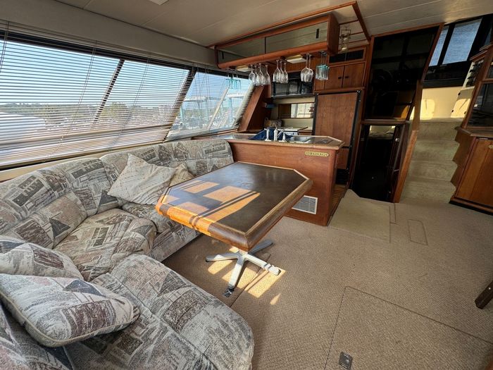 1990 Bayliner 4588 Photo 9 of 33