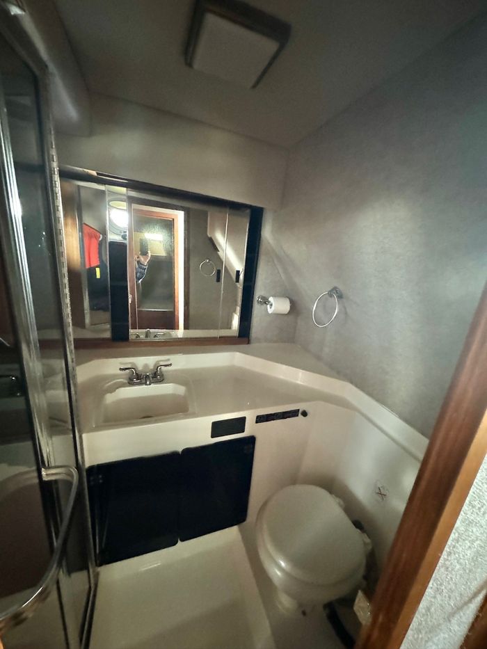 1990 Bayliner 4588 Photo 16 of 33