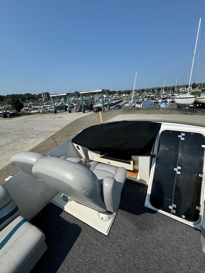 1990 Bayliner 4588 Photo 22 of 33