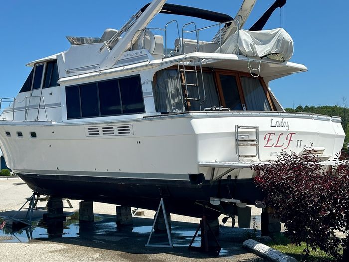 1990 Bayliner 4588 Photo 4 of 33