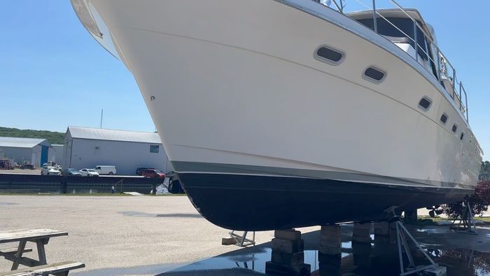 1990 Bayliner 4588 Photo 6 of 33