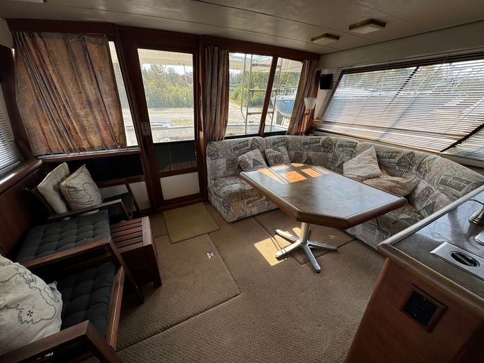 1990 Bayliner 4588 Photo 11 of 33
