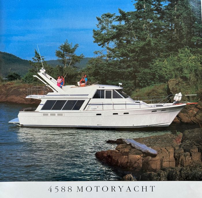 1990 Bayliner 4588 Photo 30 of 33