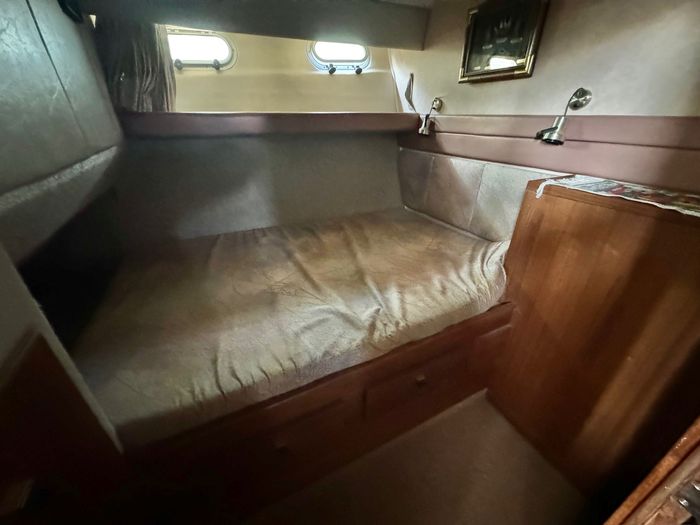 1990 Bayliner 4588 Photo 14 of 33