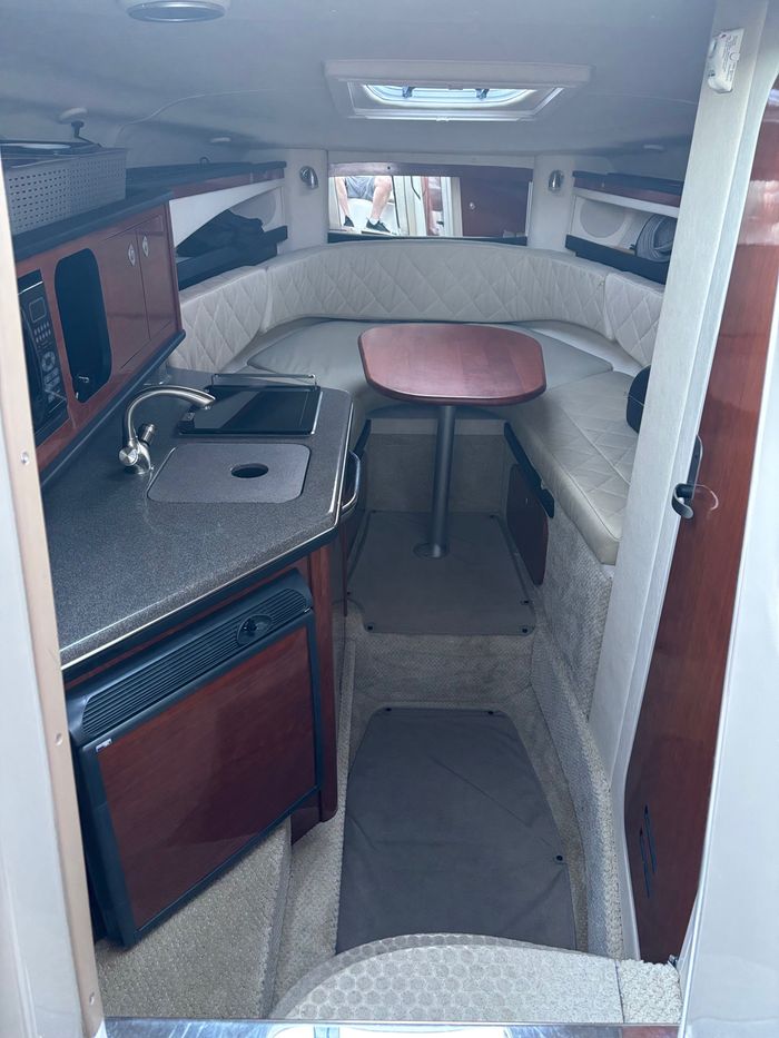 2007 Sea Ray 270 Amberjack Photo 14 of 19