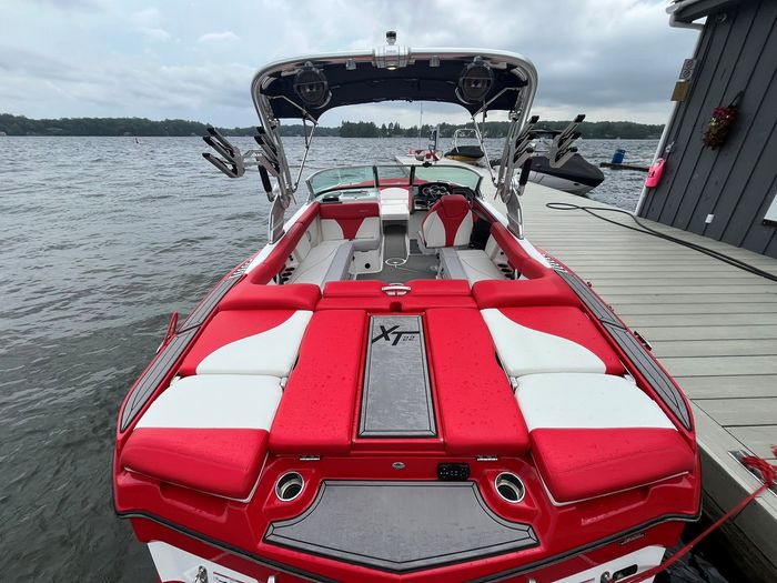 2021 MasterCraft XT22 Photo 5 of 14