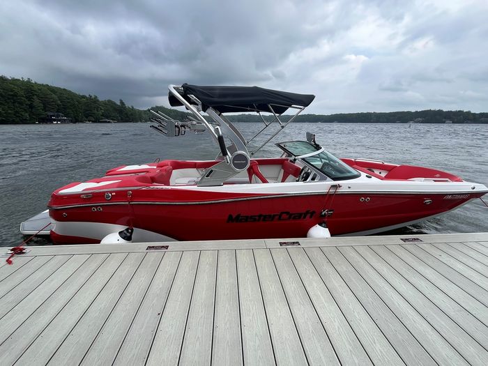 2021 MasterCraft XT22 Photo 14 of 14