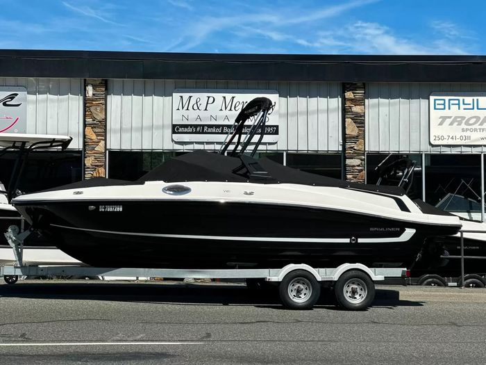 2022 Bayliner VR6 Photo 2 of 9