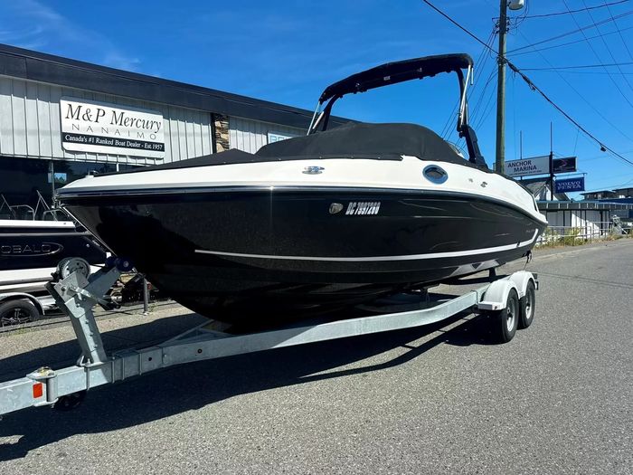 2022 Bayliner VR6 Photo 1 of 9