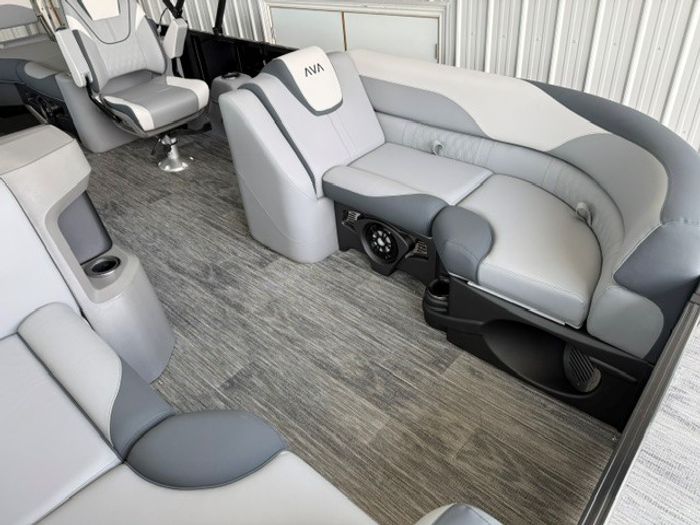 2026 Avalon 2385 LSZ Quad Lounge Shift Photo 4 of 17