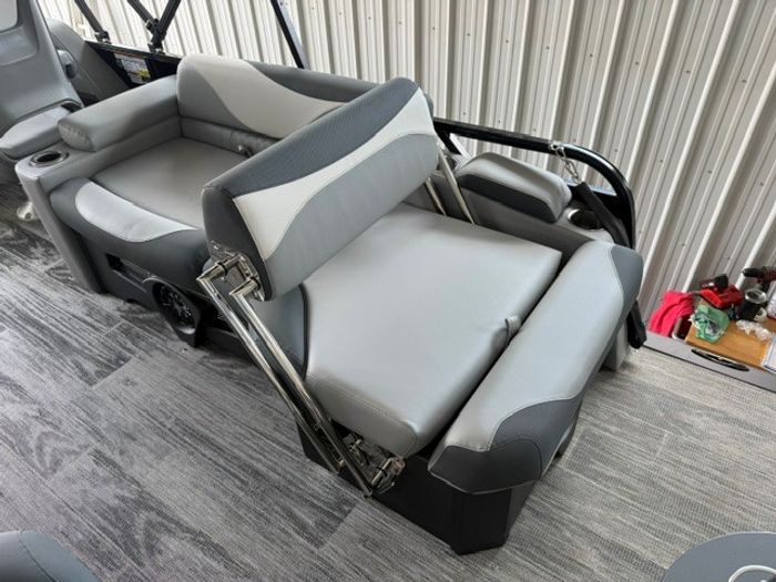 2026 Avalon 2385 LSZ Quad Lounge Shift Photo 9 of 17