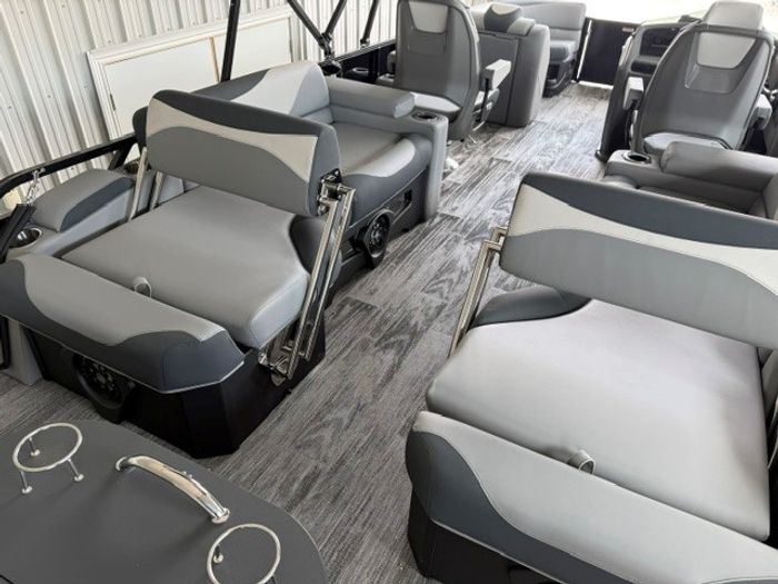 2026 Avalon 2385 LSZ Quad Lounge Shift Photo 10 of 17