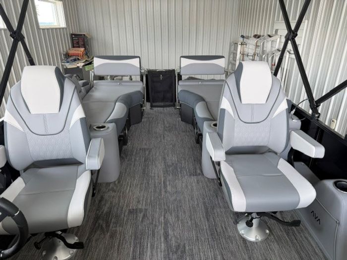2026 Avalon 2385 LSZ Quad Lounge Shift Photo 11 of 17