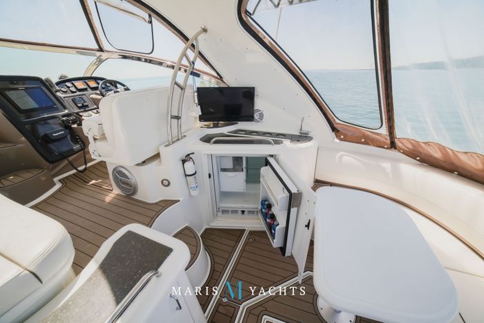 2008 Cruisers Yachts 420 Express Photo 32 of 176