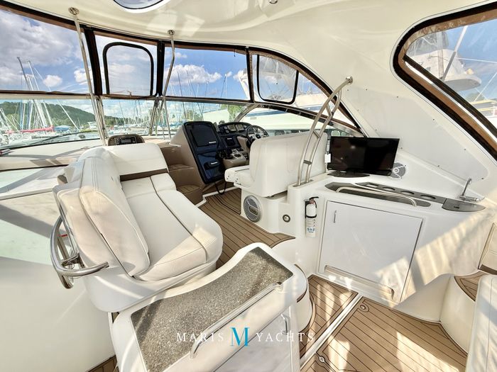 2008 Cruisers Yachts 420 Express Photo 33 of 176