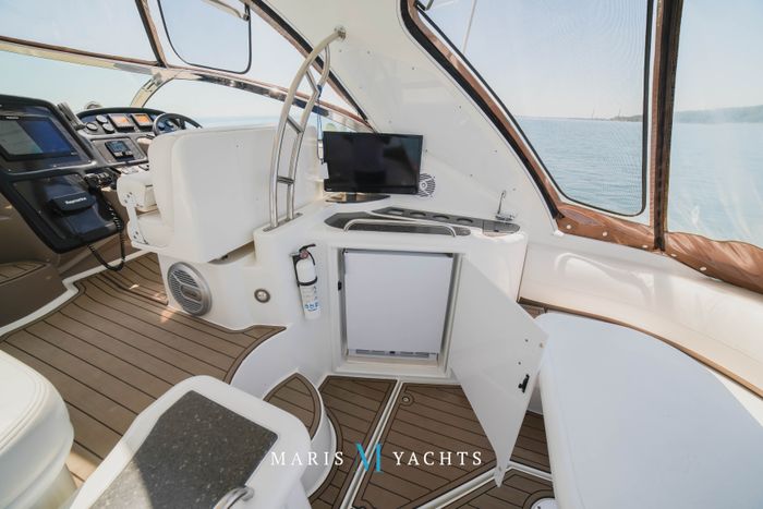 2008 Cruisers Yachts 420 Express Photo 34 of 176