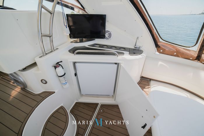 2008 Cruisers Yachts 420 Express Photo 35 of 176