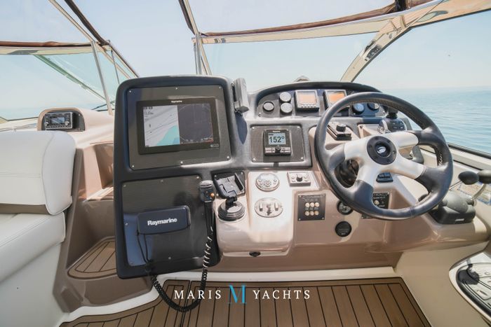 2008 Cruisers Yachts 420 Express Photo 68 of 176