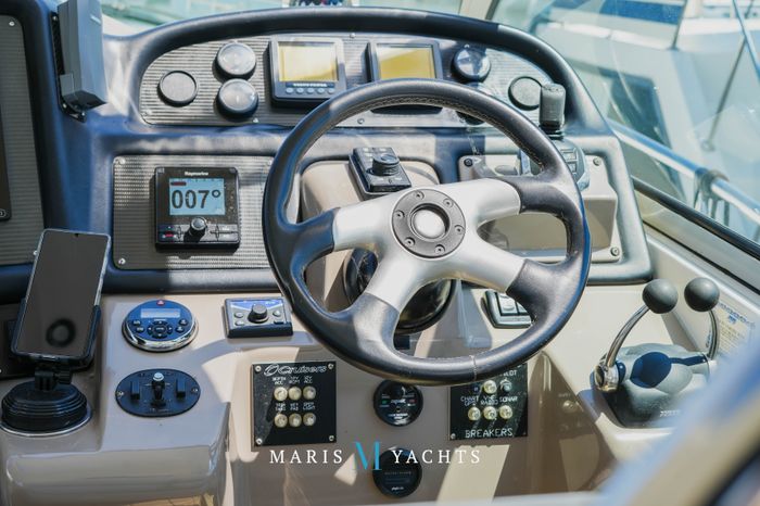 2008 Cruisers Yachts 420 Express Photo 72 of 176