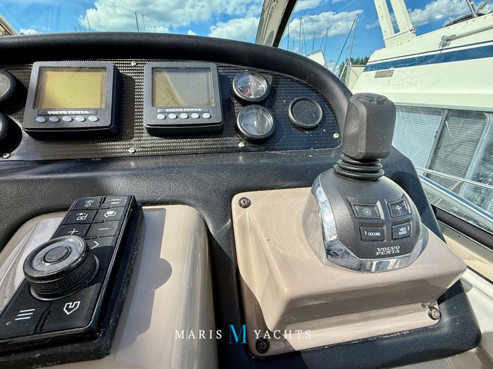 2008 Cruisers Yachts 420 Express Photo 85 of 176
