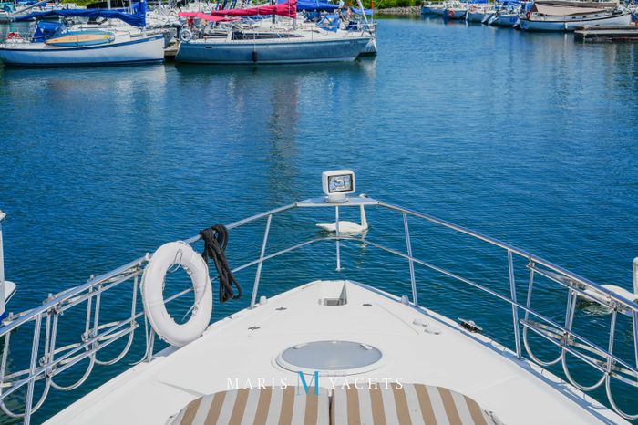 2008 Cruisers Yachts 420 Express Photo 102 of 176