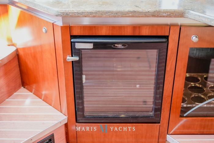 2008 Cruisers Yachts 420 Express Photo 127 of 176
