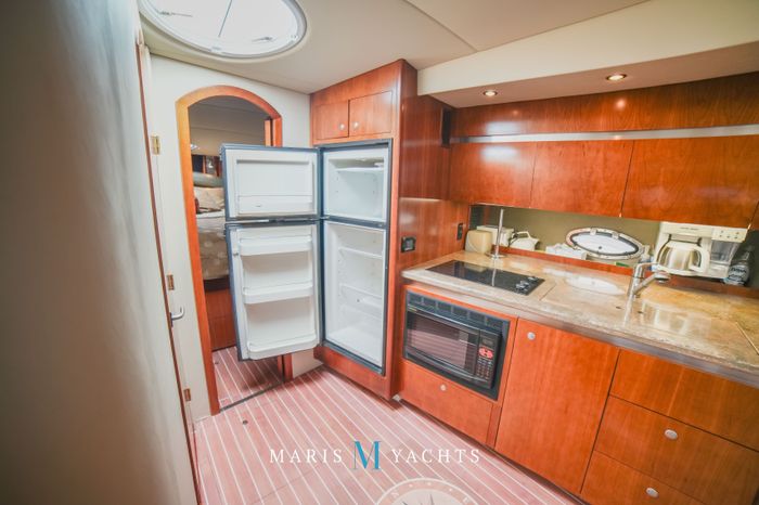 2008 Cruisers Yachts 420 Express Photo 131 of 176