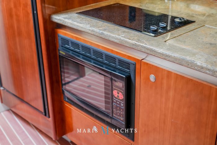 2008 Cruisers Yachts 420 Express Photo 138 of 176