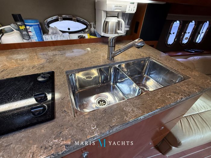 2008 Cruisers Yachts 420 Express Photo 140 of 176