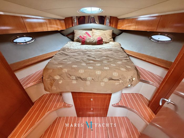 2008 Cruisers Yachts 420 Express Photo 149 of 176