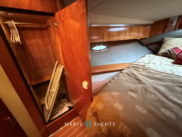 2008 Cruisers Yachts 420 Express Photo 152 of 176