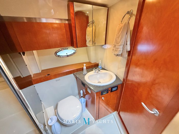 2008 Cruisers Yachts 420 Express Photo 159 of 176