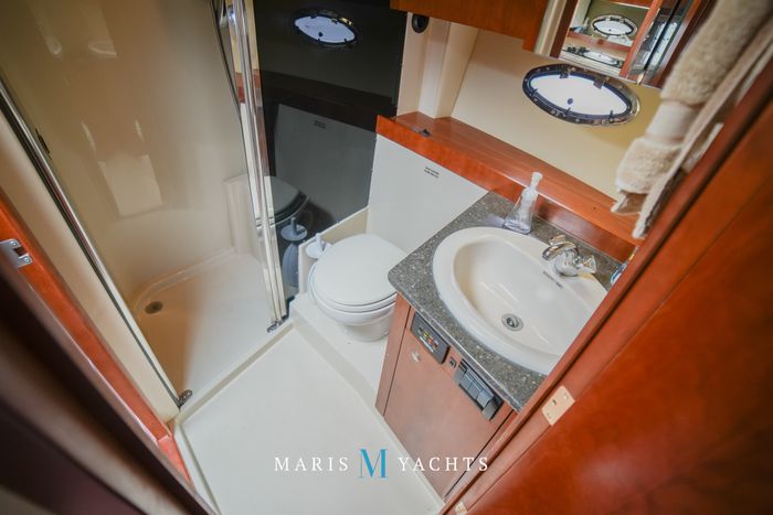 2008 Cruisers Yachts 420 Express Photo 161 of 176