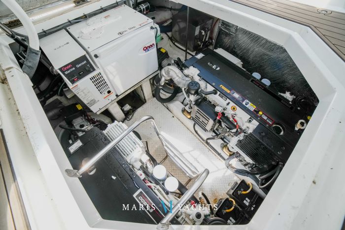 2008 Cruisers Yachts 420 Express Photo 166 of 176