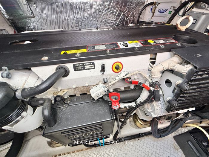 2008 Cruisers Yachts 420 Express Photo 173 of 176