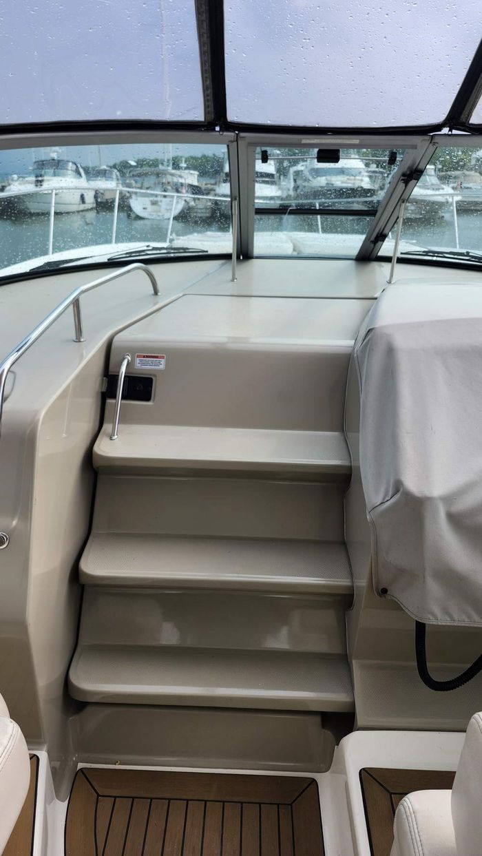 2011 Sea Ray 370 Sundancer Photo 16 of 31