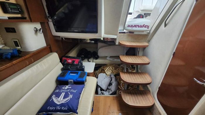 2011 Sea Ray 370 Sundancer Photo 18 of 31