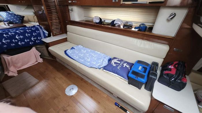 2011 Sea Ray 370 Sundancer Photo 22 of 31
