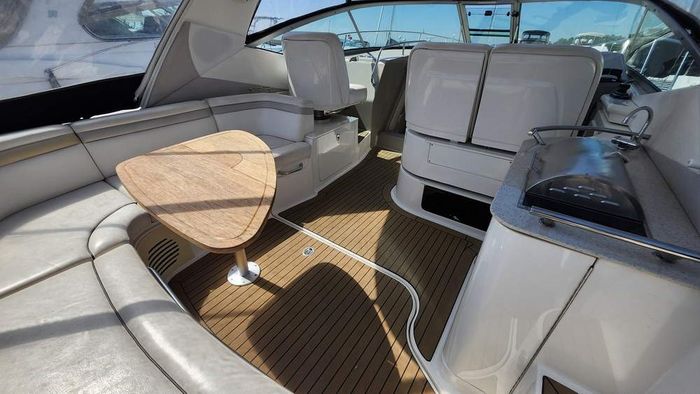 2011 Sea Ray 370 Sundancer Photo 18 of 38